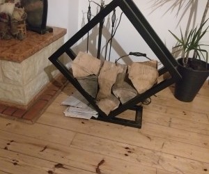 Stojak na drewno kominkowe