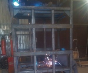 Konstrukcja wykorzystana do lini produkującej amortyzatory - Meksyk.