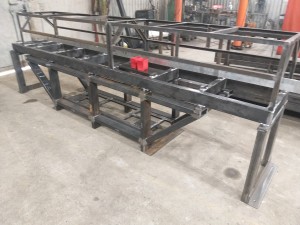 Kolejna konstrukcja pod maszynę do produkcji blachy dachowej - jescze na czarno :)