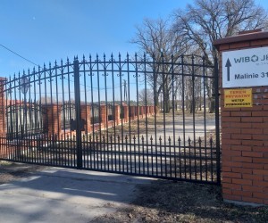 Brama wjazdowa dwuskorzydłowa, elektryczna cynkowana ogniowo i malowana proszkowo