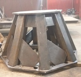 Górna część konstrukcji do testów wirnika helikoptera - masa 2600 kg 