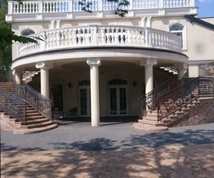 Przykładowe wzory oraz możliwości zastosowania nowosczenych paneli ogrodzeniowych wykonanych z blacy cynkowanej ogniowo i malowanych proszkowo.