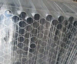 Słupki ogrodzeniowe z rury